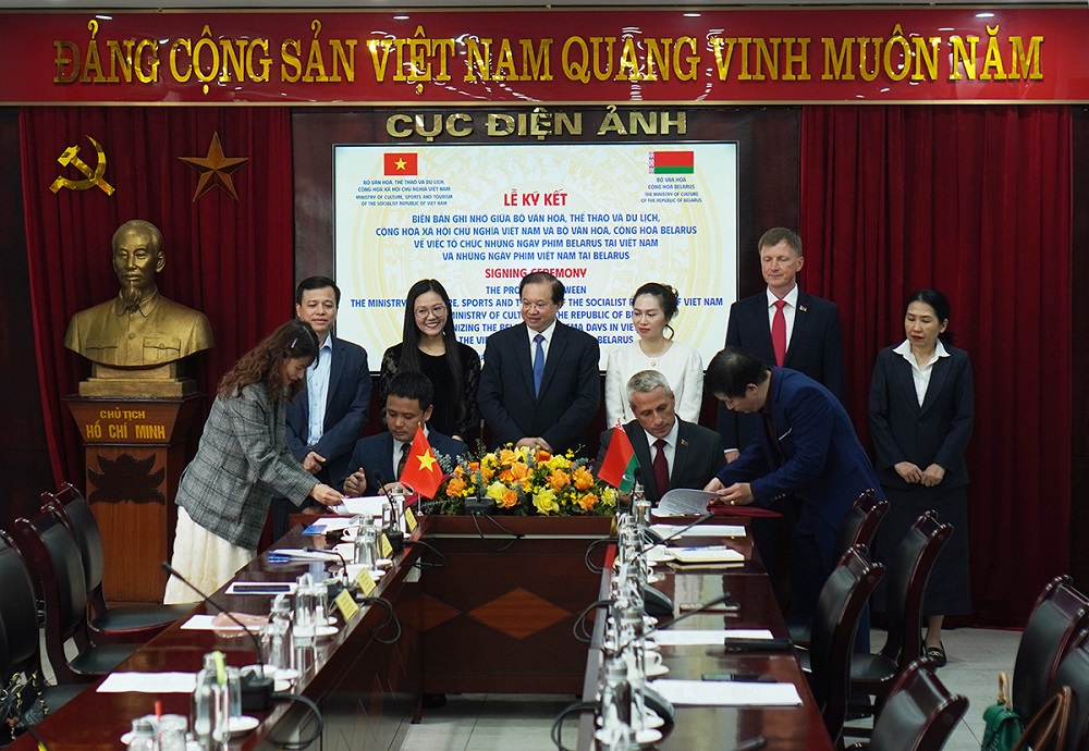 Lễ ký kết Biên bản ghi nhớ  giữa Bộ Văn hóa, Thể thao và Du lịch,  Cộng hòa xã hội chủ nghĩa Việt Nam và Bộ Văn hóa, Cộng hòa Belarus